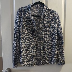 Patagonia Blue and White Patterned Shirt
